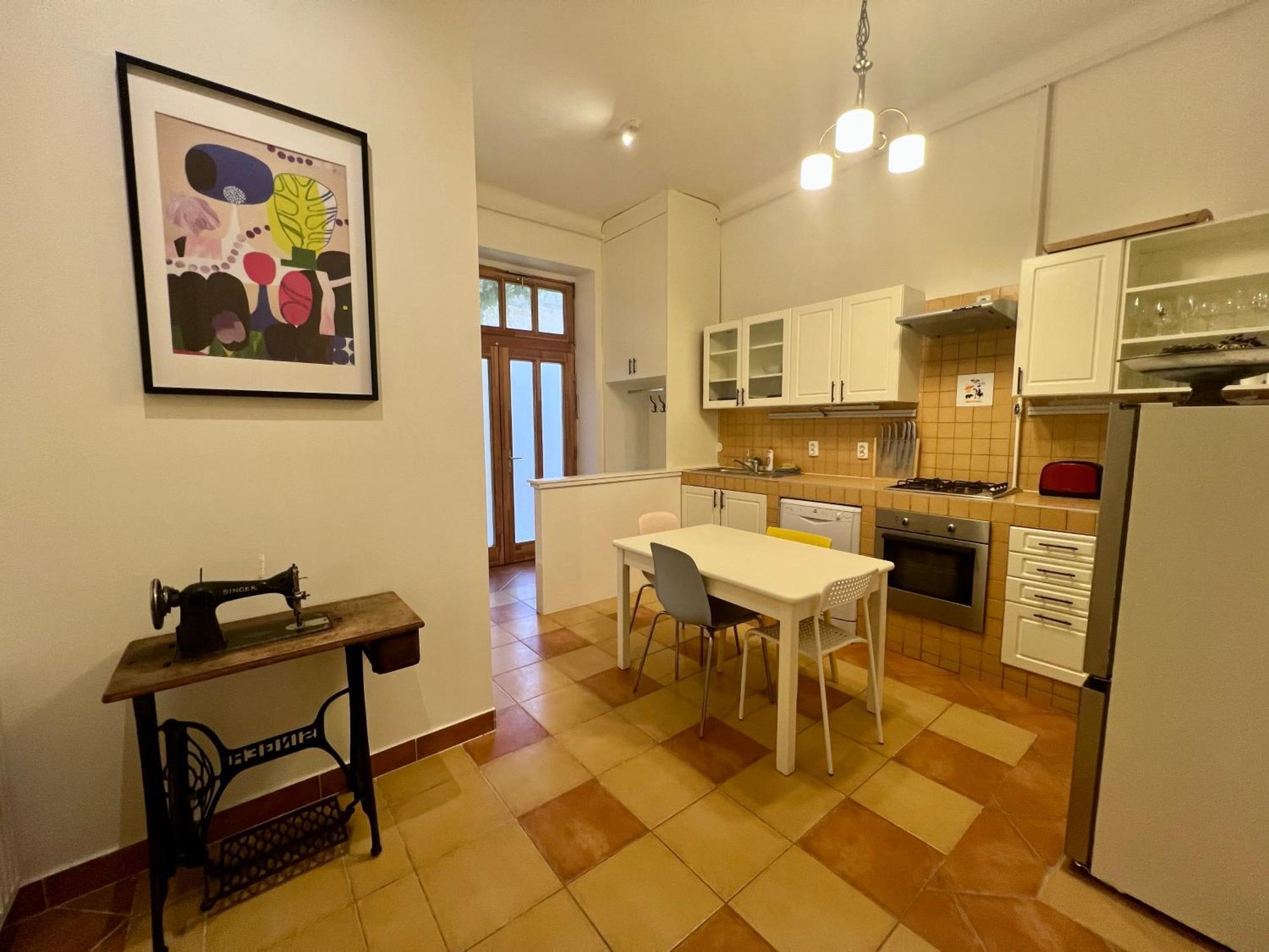Minimalistic Apartment & Studio In Heart Street Budapest Exterior photo
